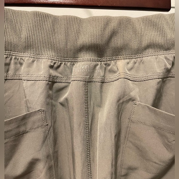 Calvin Kline army green wind performance pants. XL size - Picture 6 of 9